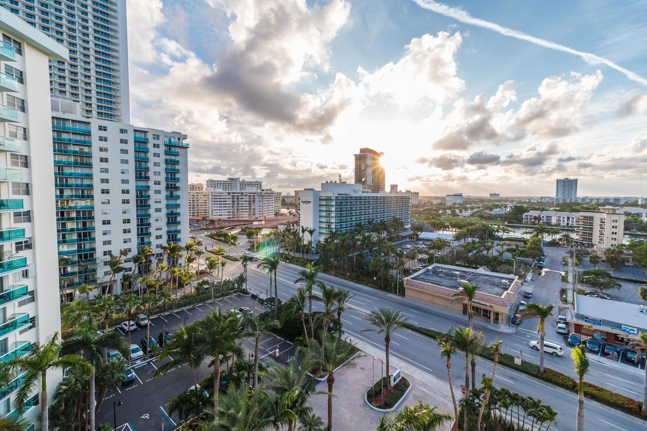 Tides Hollywood Apartments Fort Lauderdale Bagian luar foto
